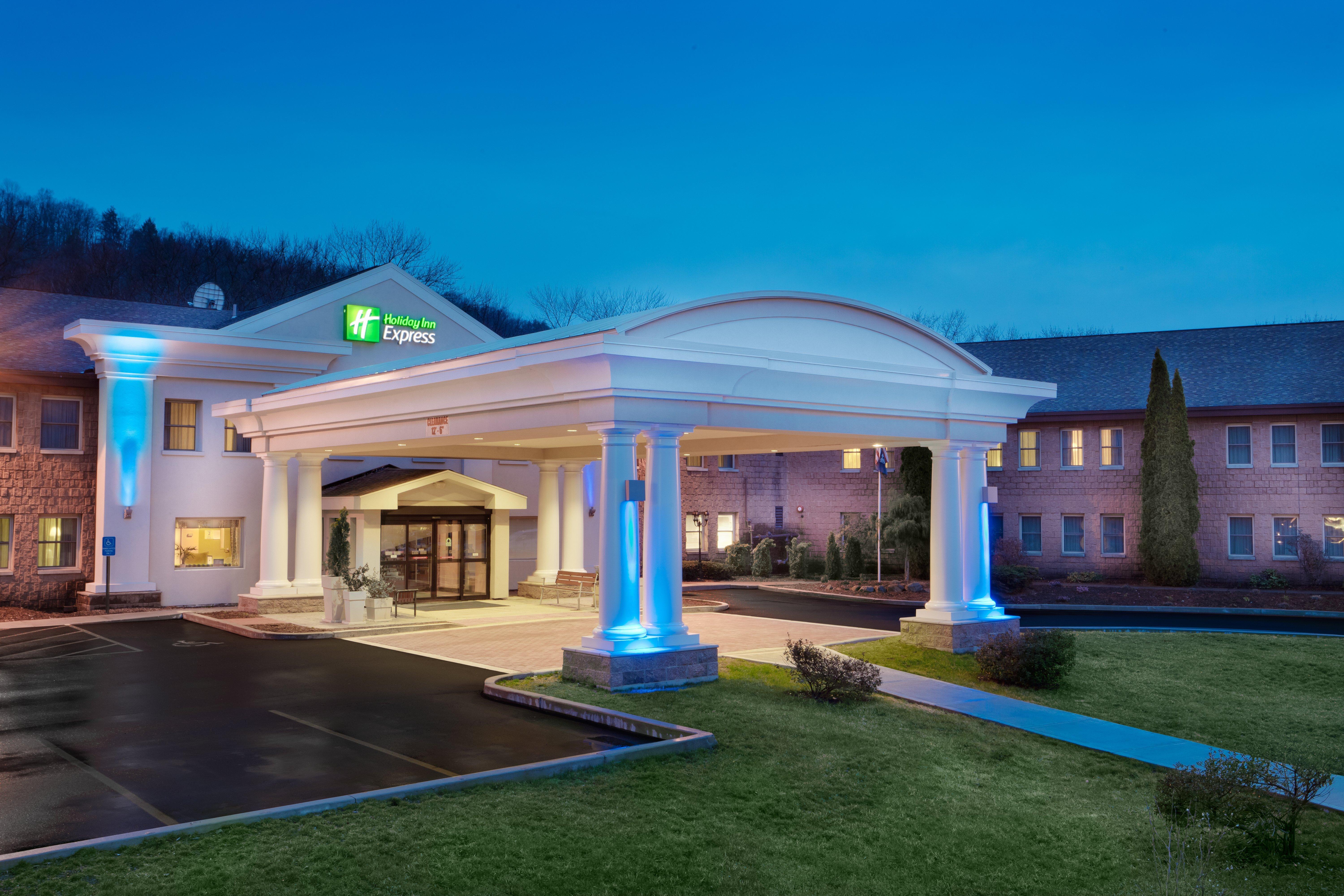 Best Western Owego Inn Екстериор снимка