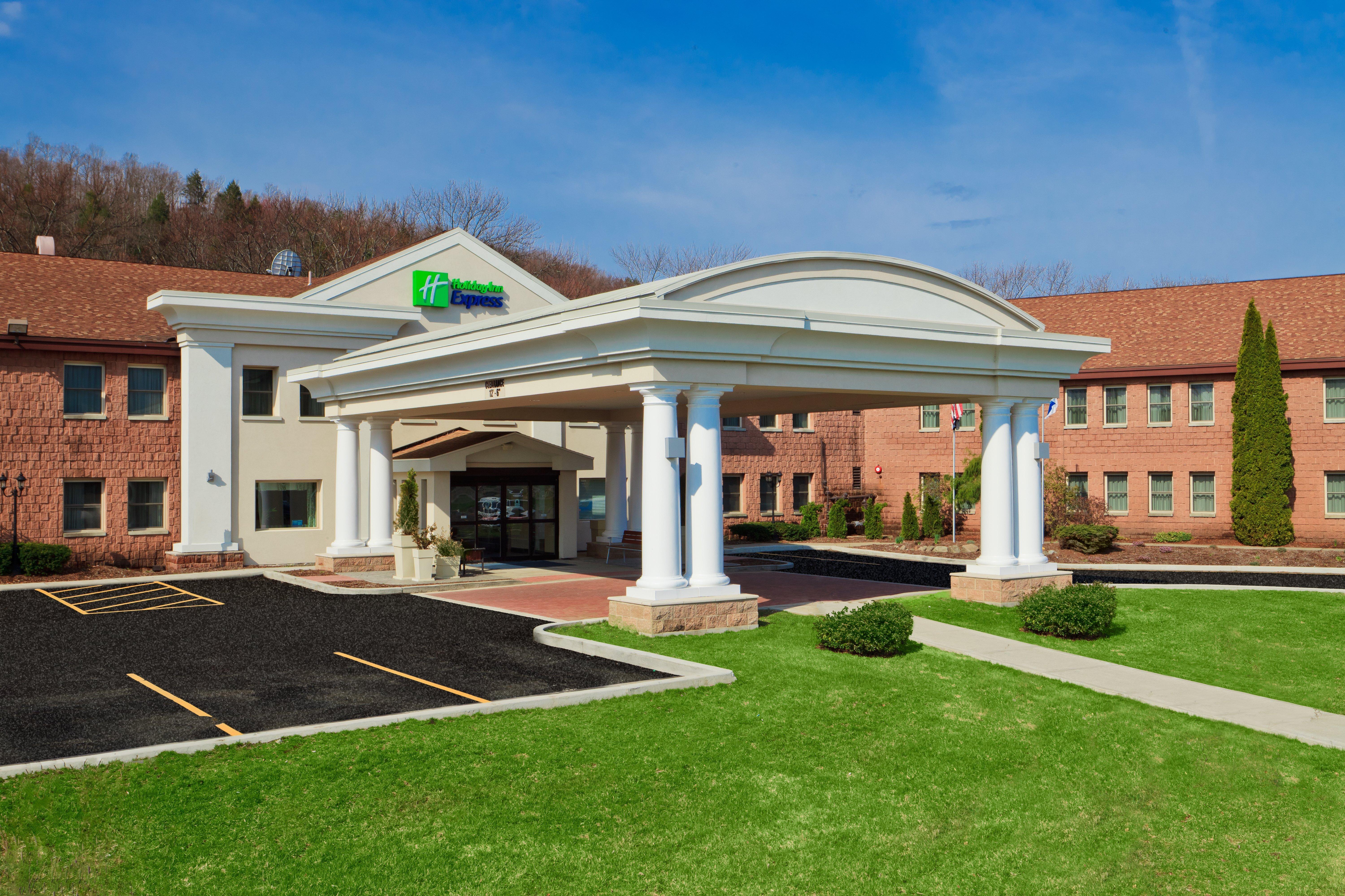 Best Western Owego Inn Екстериор снимка